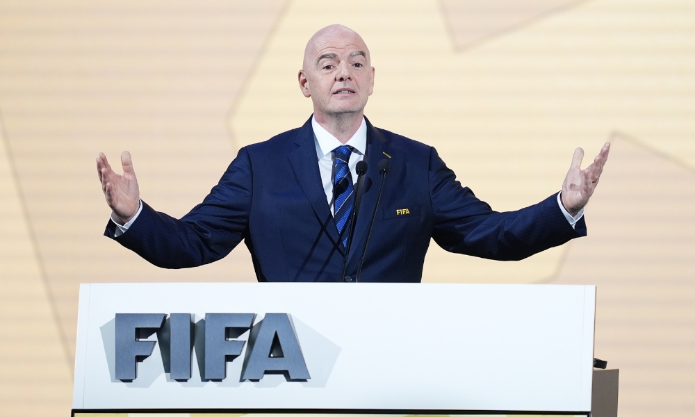 我们发现他 我们发现他